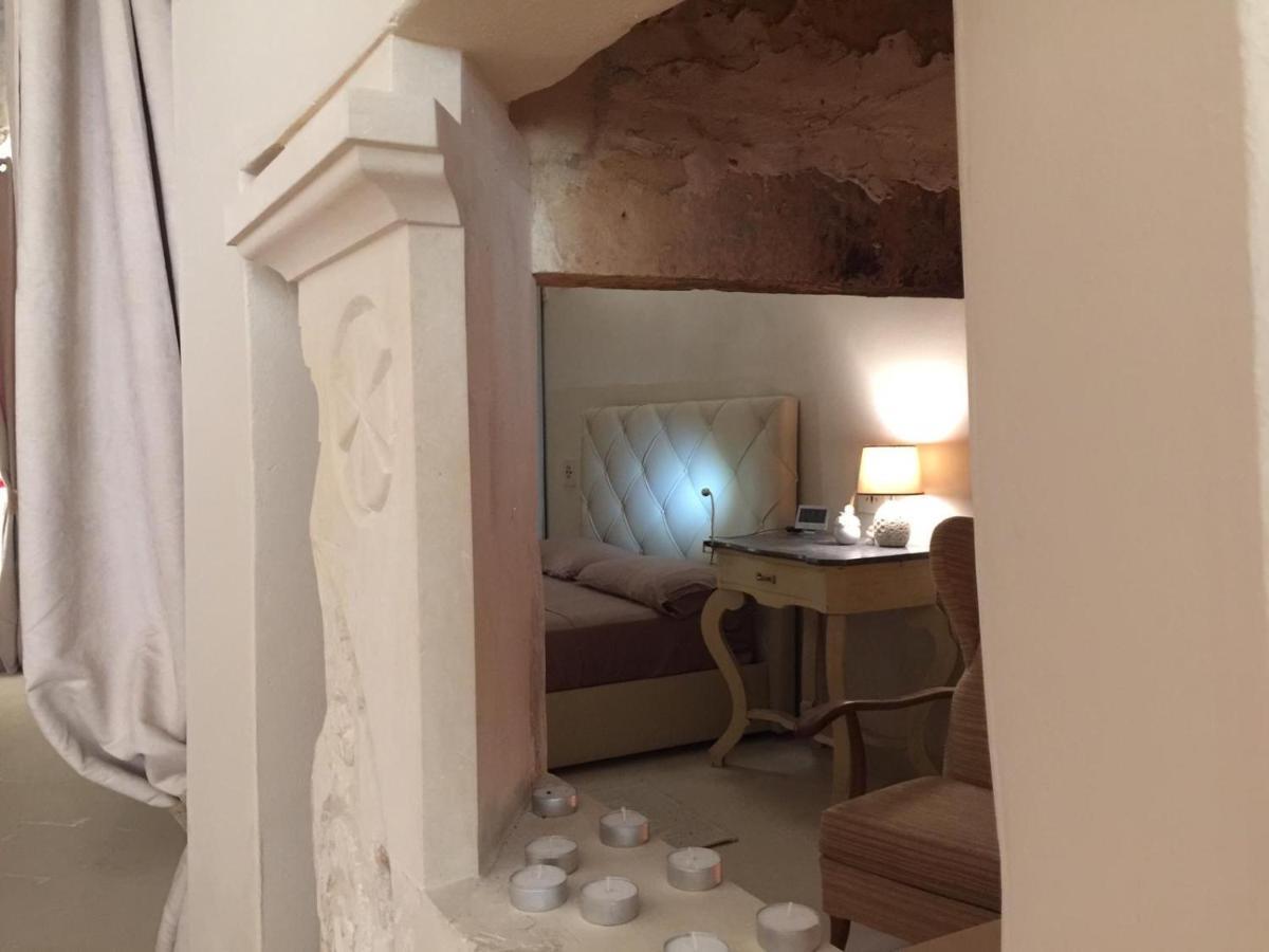 Palazzo De Carlo E Il Parco Dei 7 Pozzi Acomodação com café da manhã Lecce Exterior foto