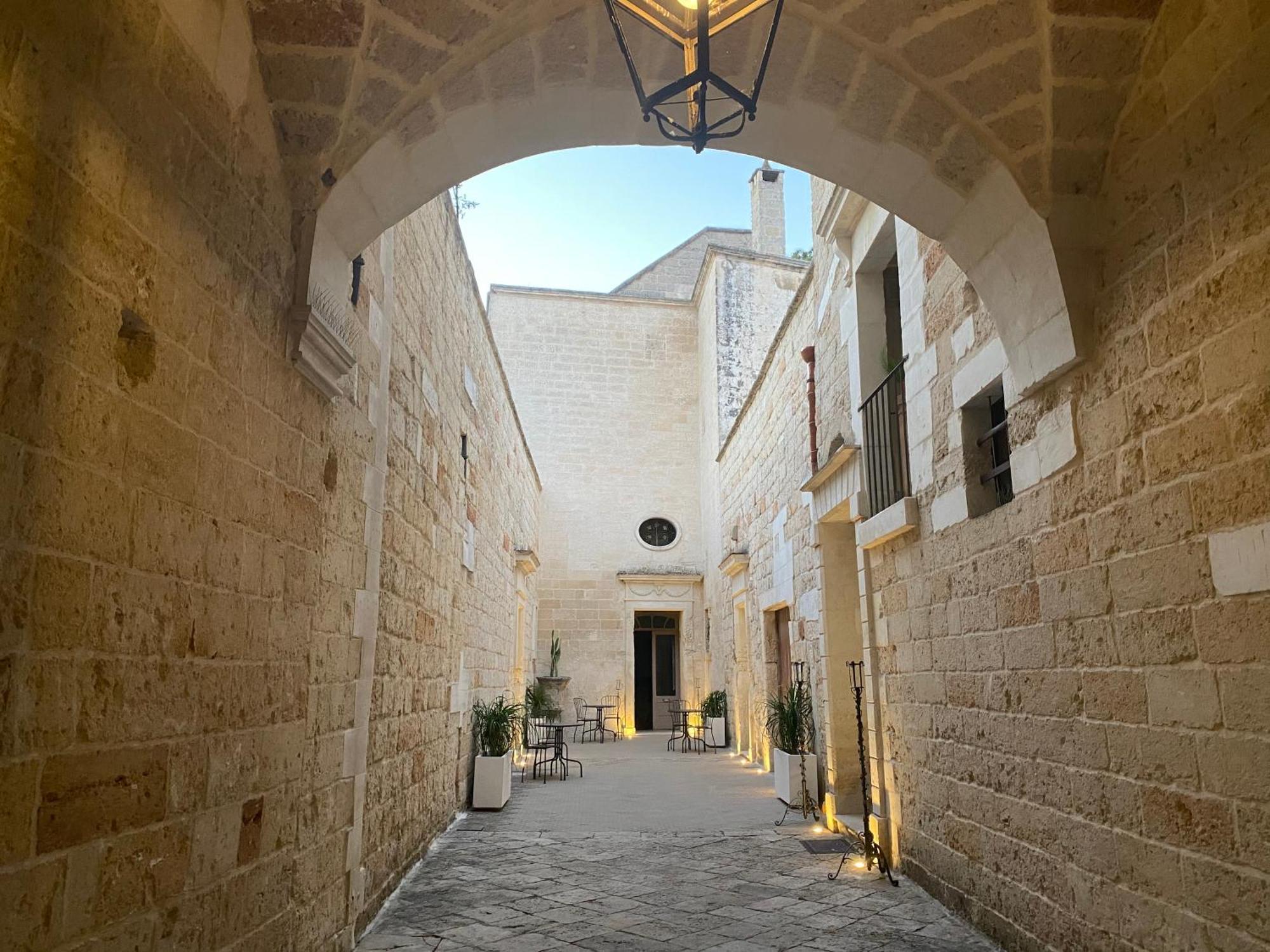 Palazzo De Carlo E Il Parco Dei 7 Pozzi Acomodação com café da manhã Lecce Exterior foto