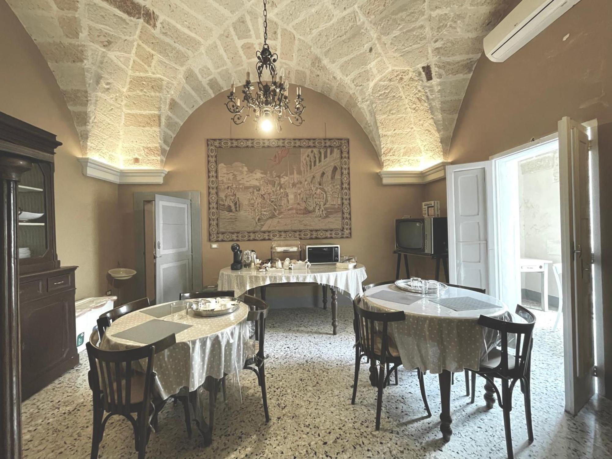Palazzo De Carlo E Il Parco Dei 7 Pozzi Acomodação com café da manhã Lecce Exterior foto